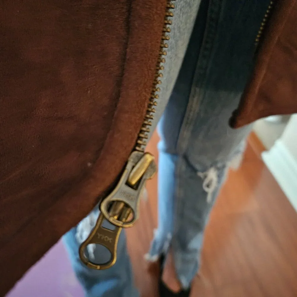 Coat Roots - Picture 13 of 15